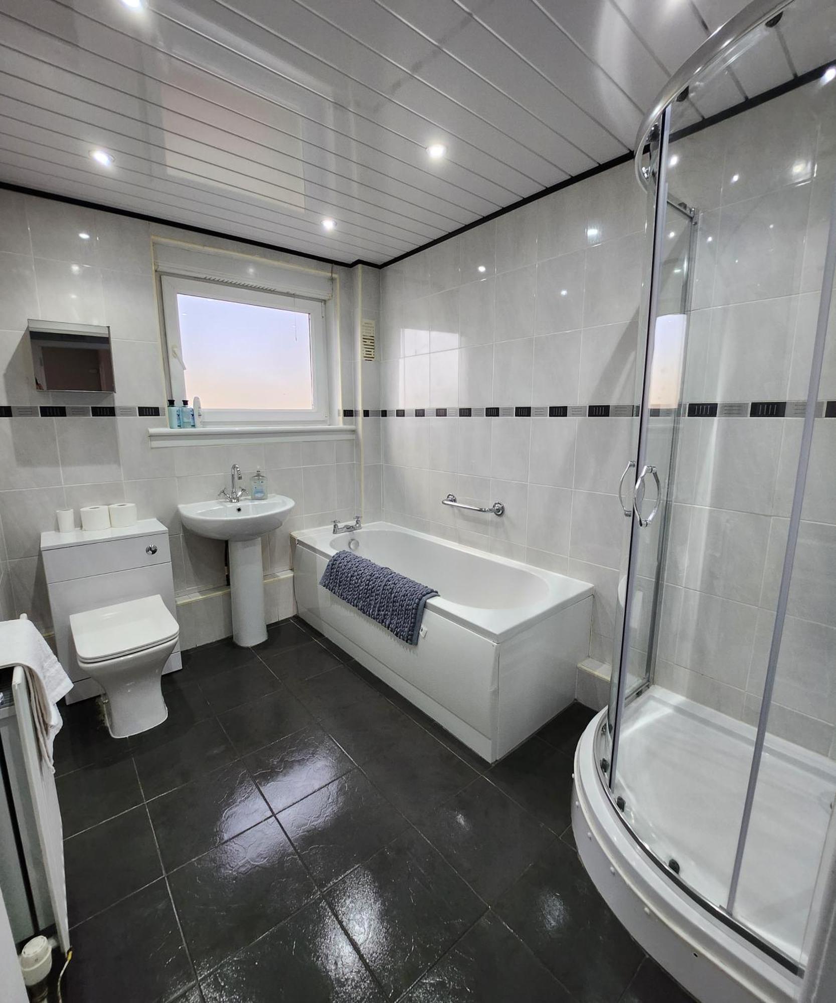 Fm Homes & Apartments 3 Bedroom มาเทอร์เวลล์ ภายนอก รูปภาพ